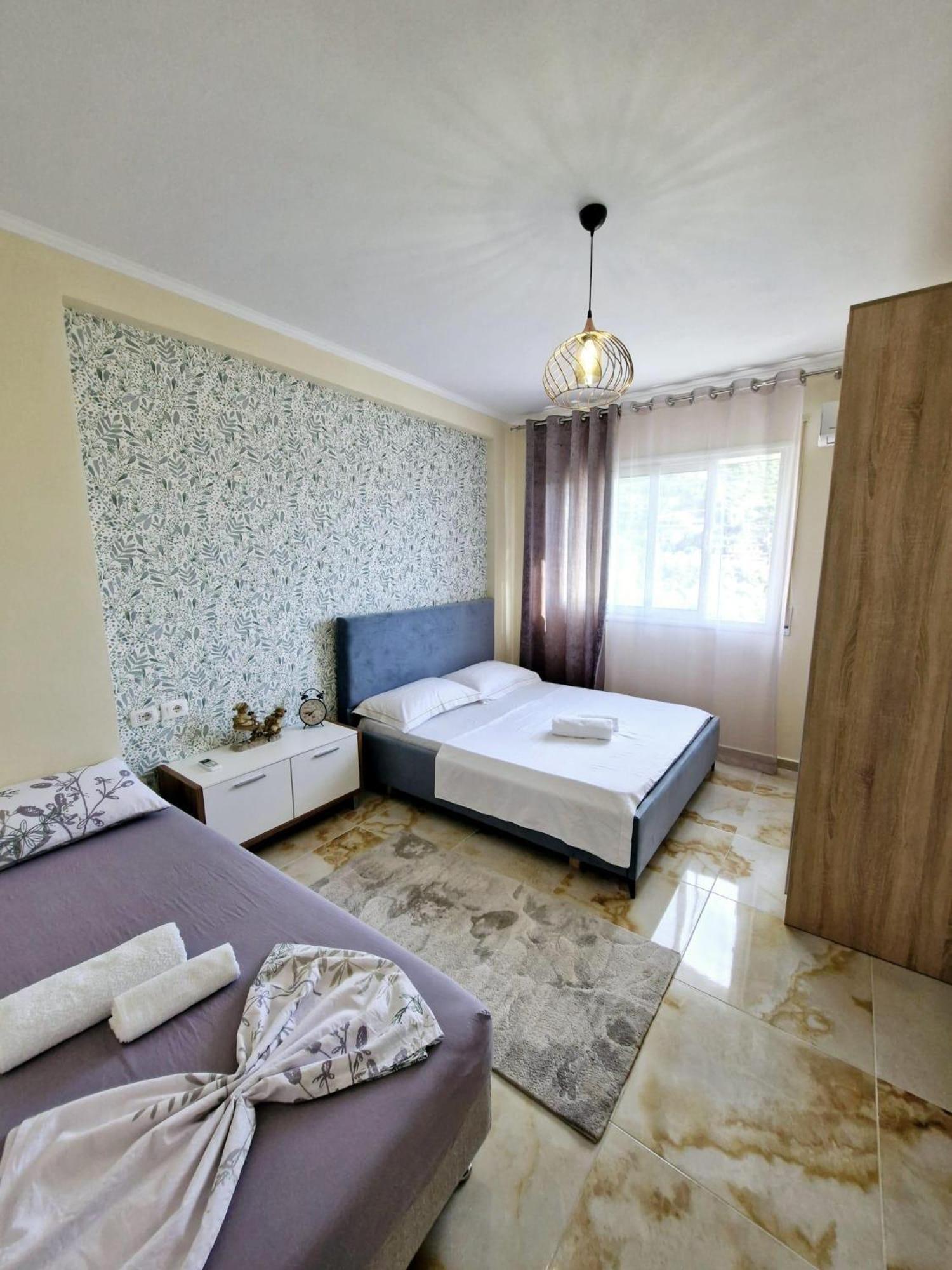 Sunset Vista Retreat Appartement Vlorë Buitenkant foto