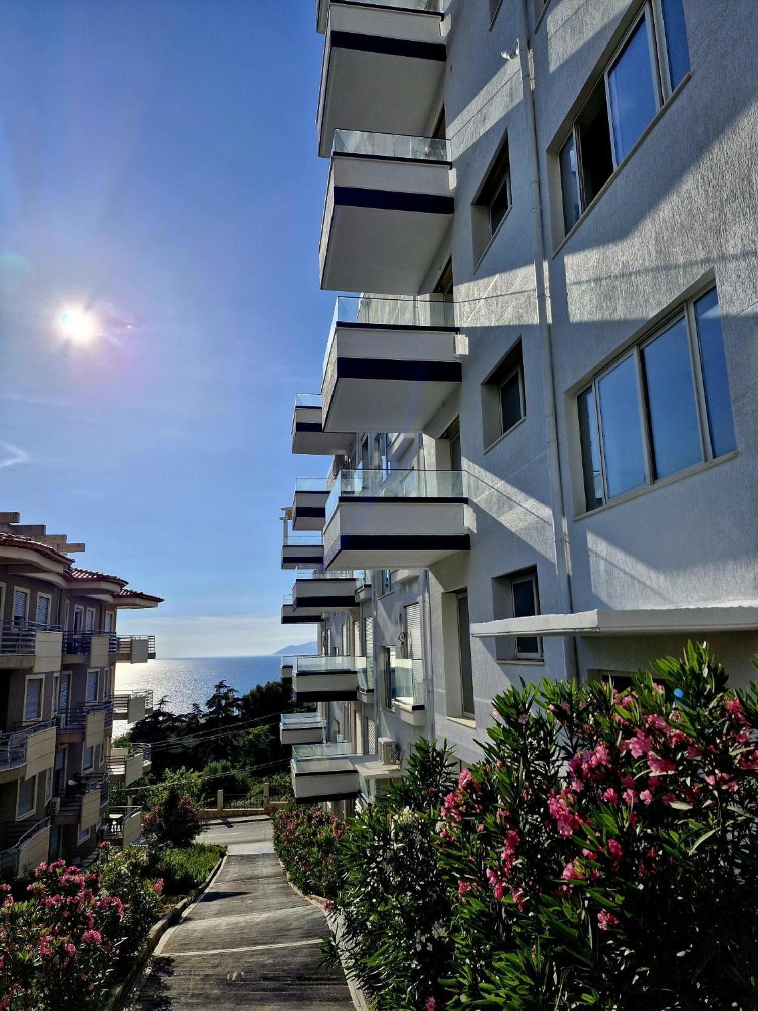 Sunset Vista Retreat Appartement Vlorë Buitenkant foto